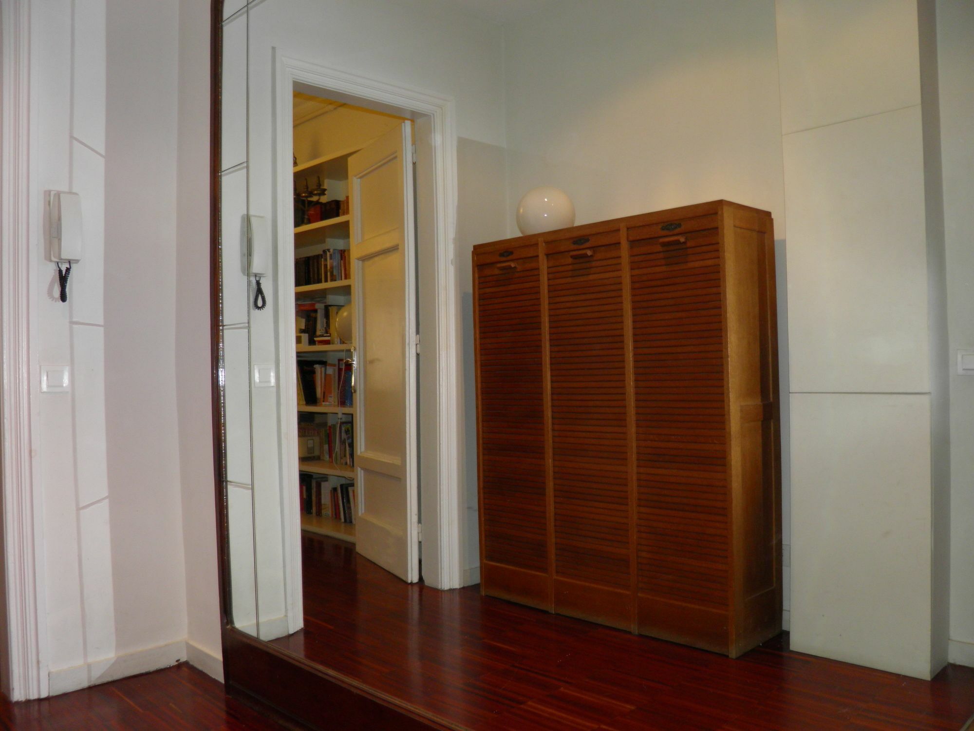 Suitur Courtyard Appartement